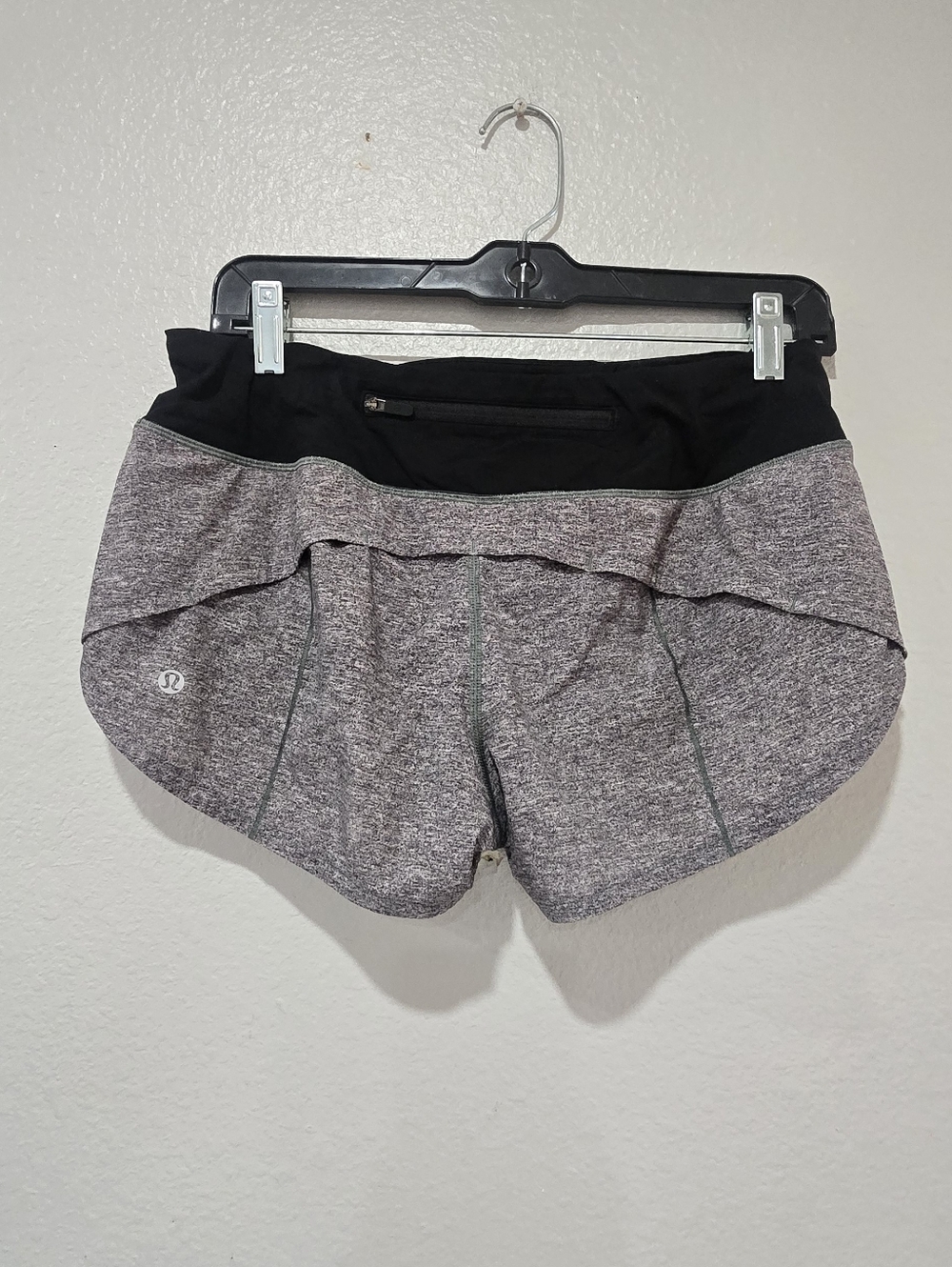 LULULEMON Speed Up LR Short 2.5” - Heather Multi Gray & Black - Size 6 Regular